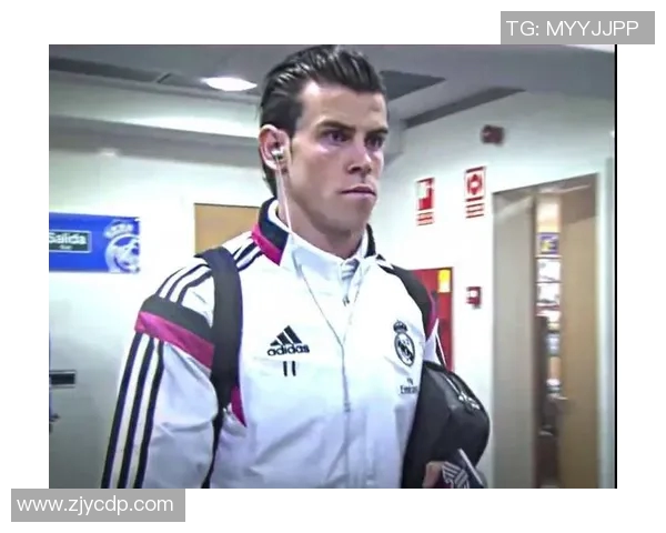 足球明星加雷斯贝尔的传奇职业生涯与对足球的热爱探索